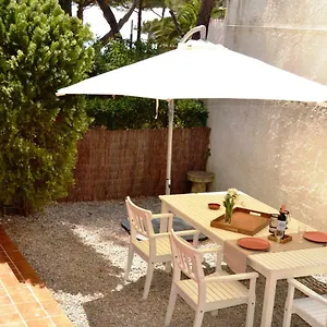 apartamento-con-jardin-platja-daro.topcostabravahotels.com/